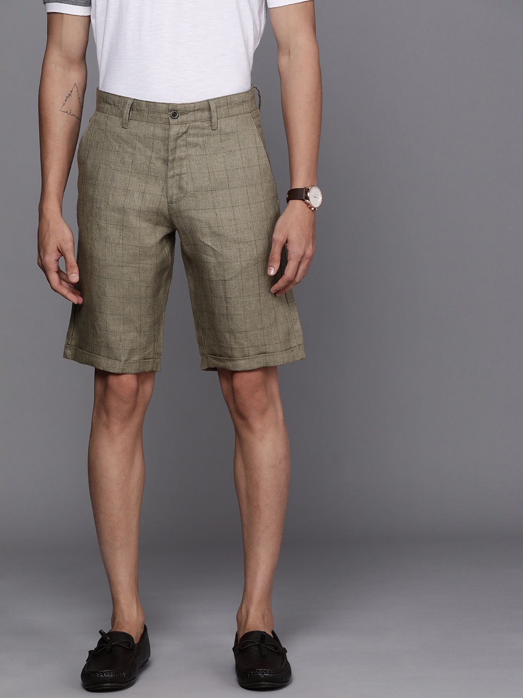 

Louis Philippe Men Beige Checked Slim Fit Low-Rise Linen Regular Shorts
