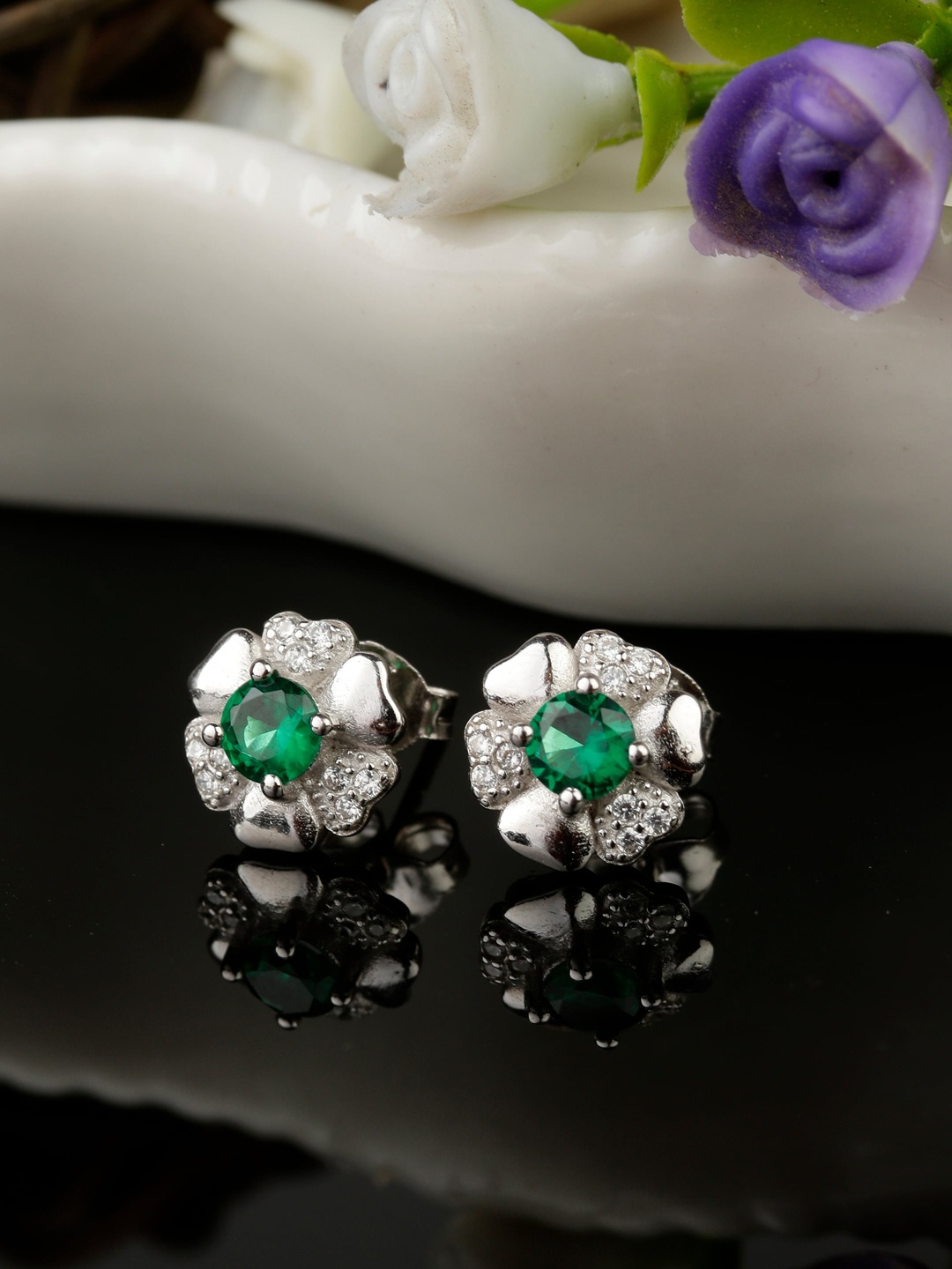 

GIVA 925 Sterling Silver Rhodium Plated Dark Green Flower Earrings
