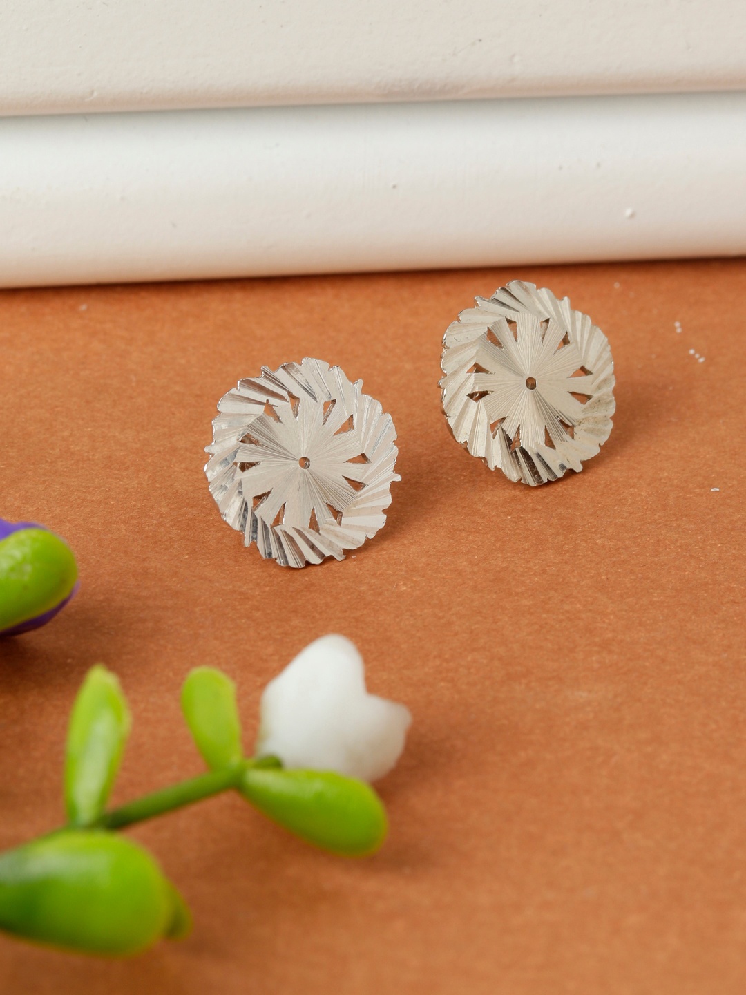

GIVA 925 Sterling Silver Rhodium Plated Flower Blossom Studs