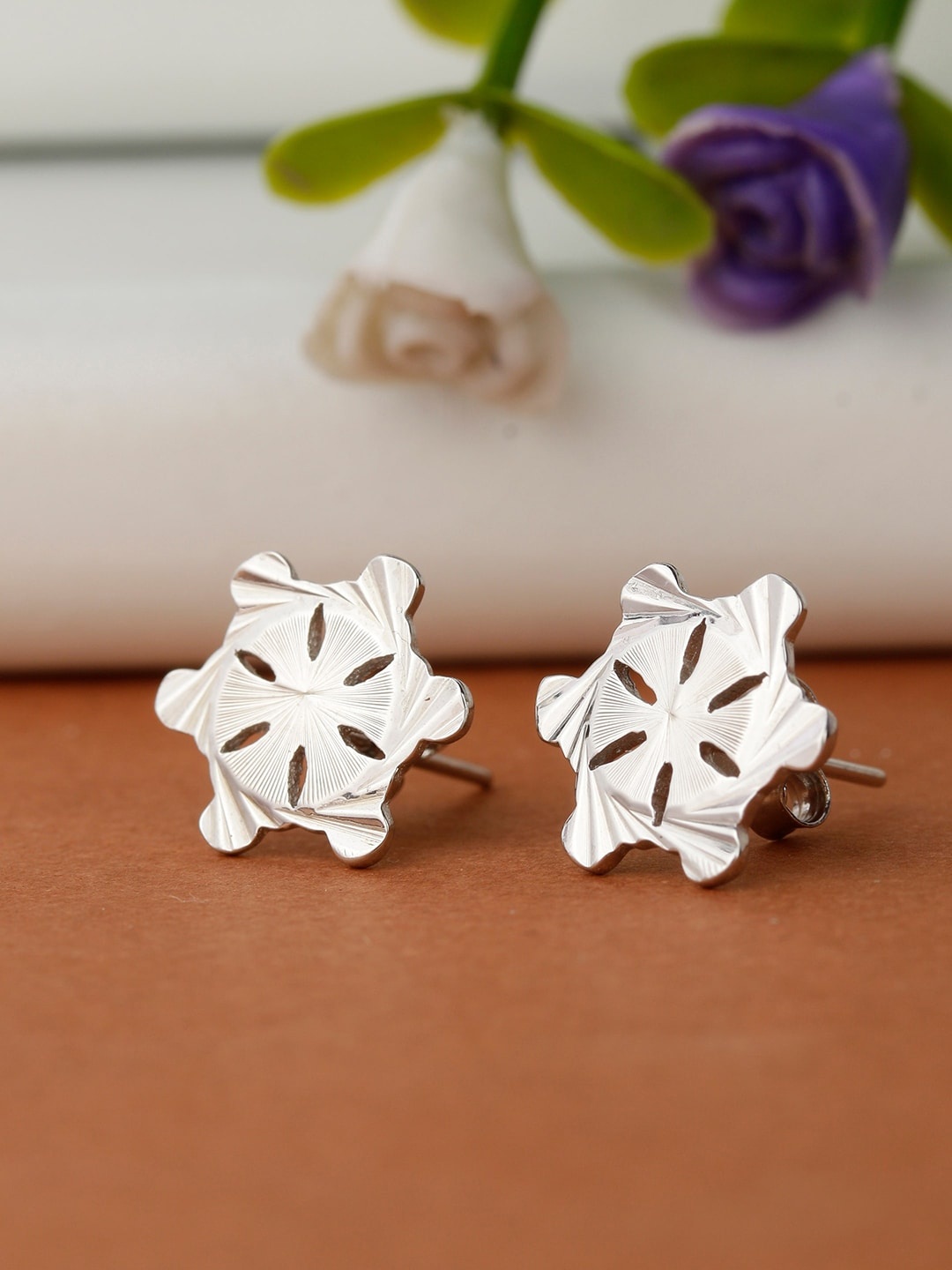

GIVA 925 Sterling Silver Rhodium Plated Flower Stud Earrings