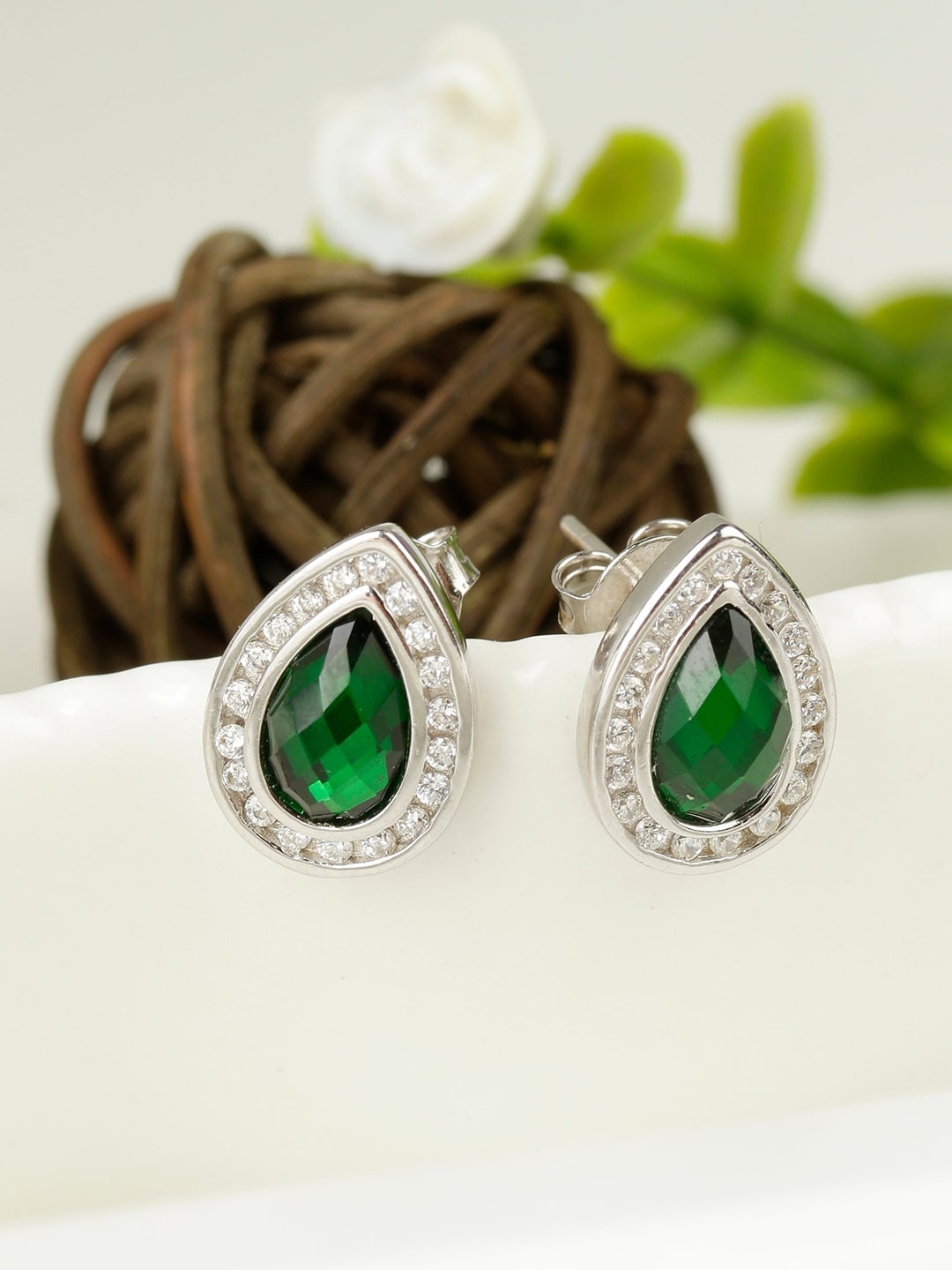 

GIVA 925 Sterling Silver Rhodium Plated Emerald Green Tear Drop Earrings