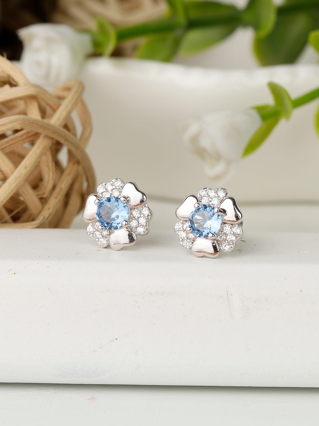 

GIVA 925 Sterling Silver Rhodium Plated Blue Blooming Flower Earrings