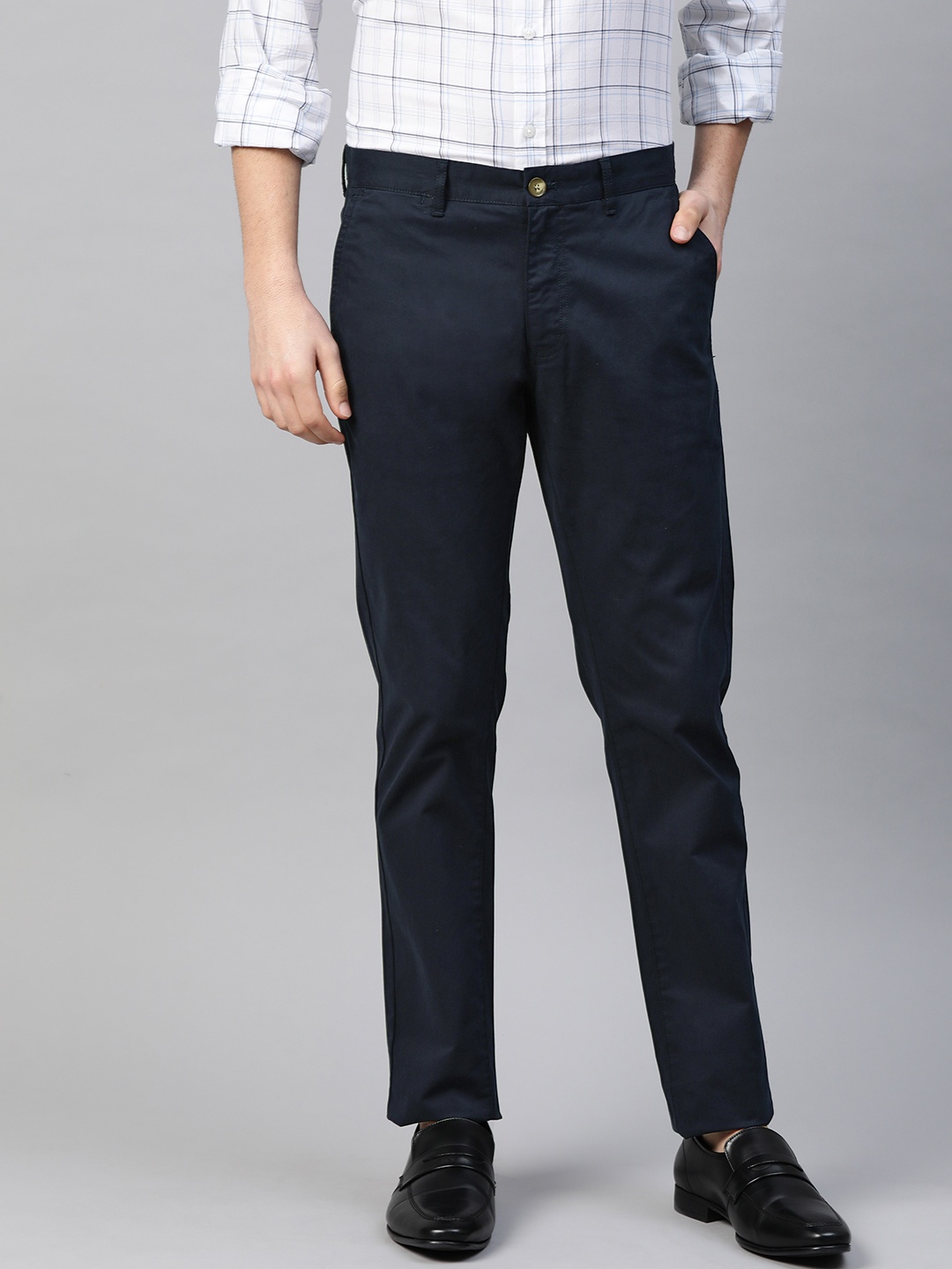 

Indian Terrain Men Navy Blue Solid Slim Fit Chinos Trousers