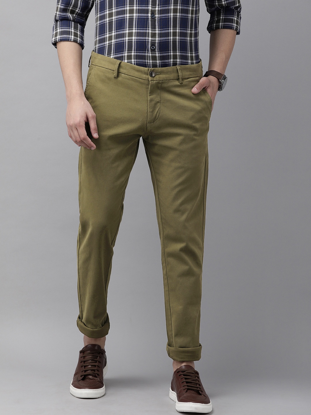 

Arrow Sport Men Green Bronson Slim Fit Chinos Trousers
