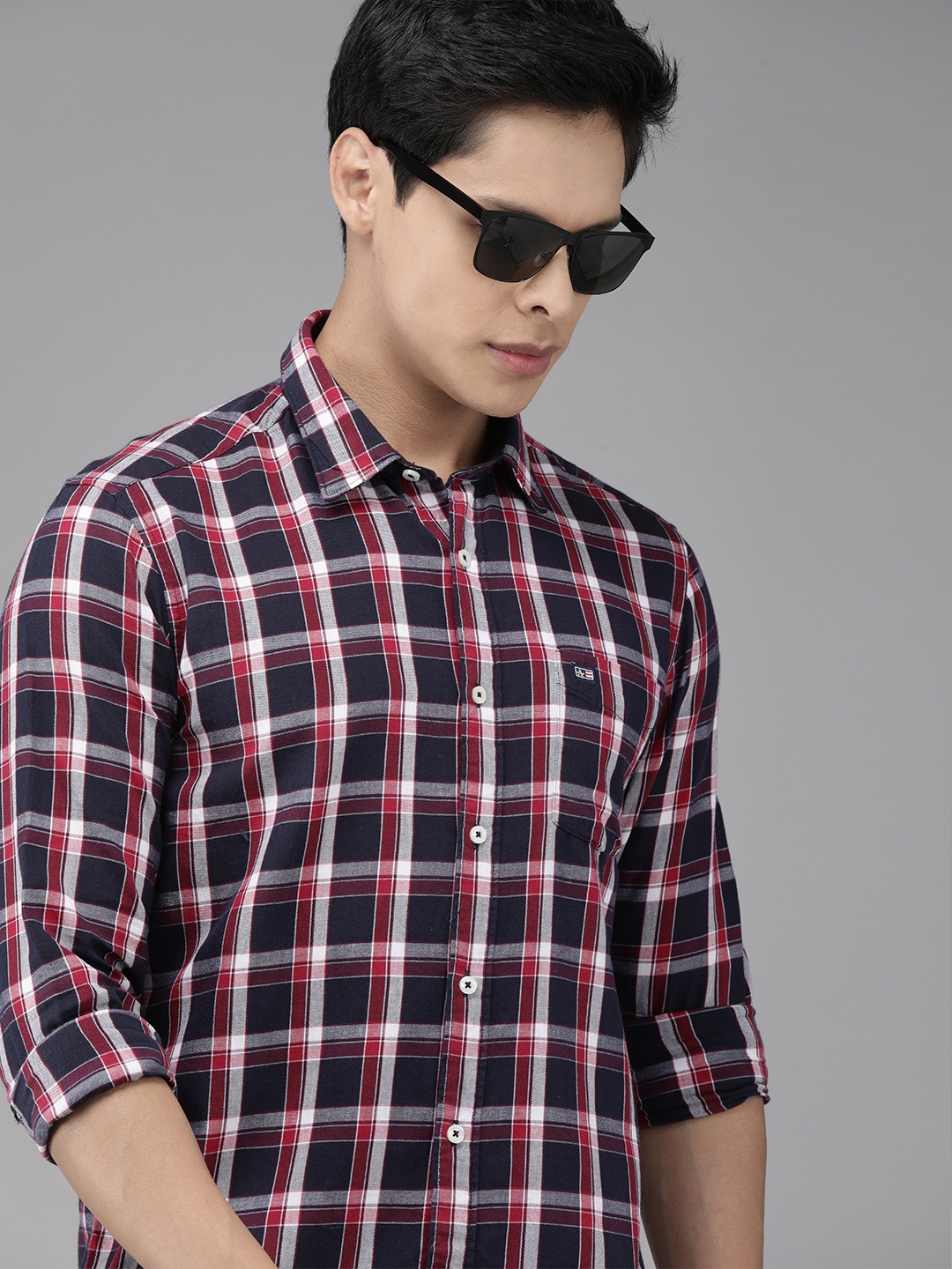 

Arrow Sport Men Red & Navy Blue Slim Fit Checked Casual Shirt