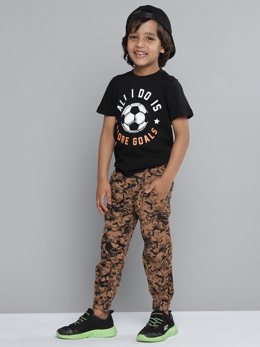 

YK Boys Brown & Black Pure Cotton Camouflage Printed Woven Joggers