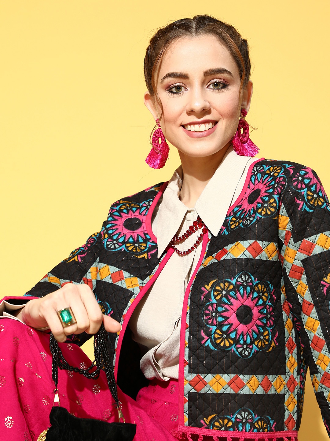 

Sangria Women Stylish Black Geometric Fusion Jacket