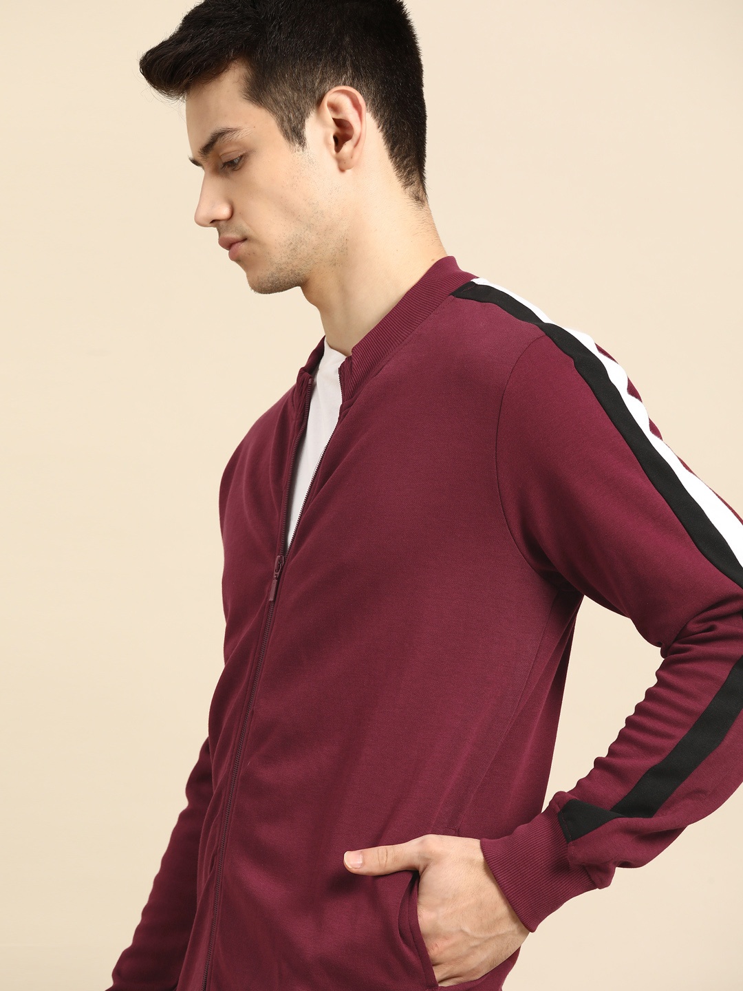 

ether Men Maroon Solid Sweatshirt