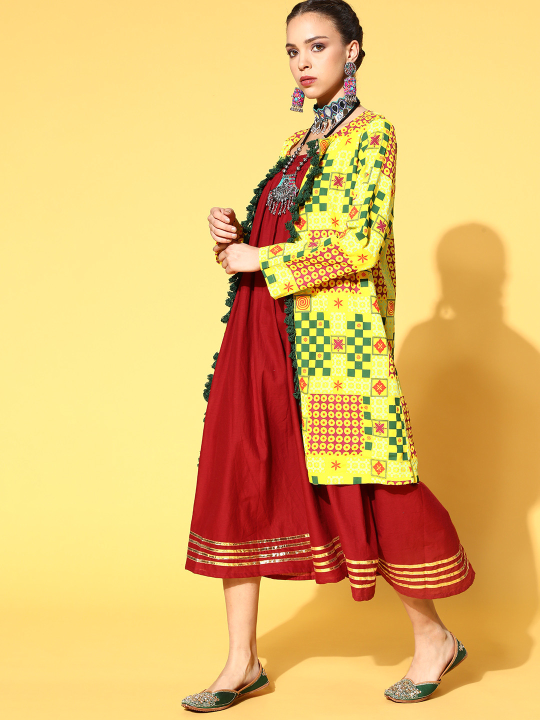 

Sangria Women Yellow & Green Printed Longline Open Front Jacket