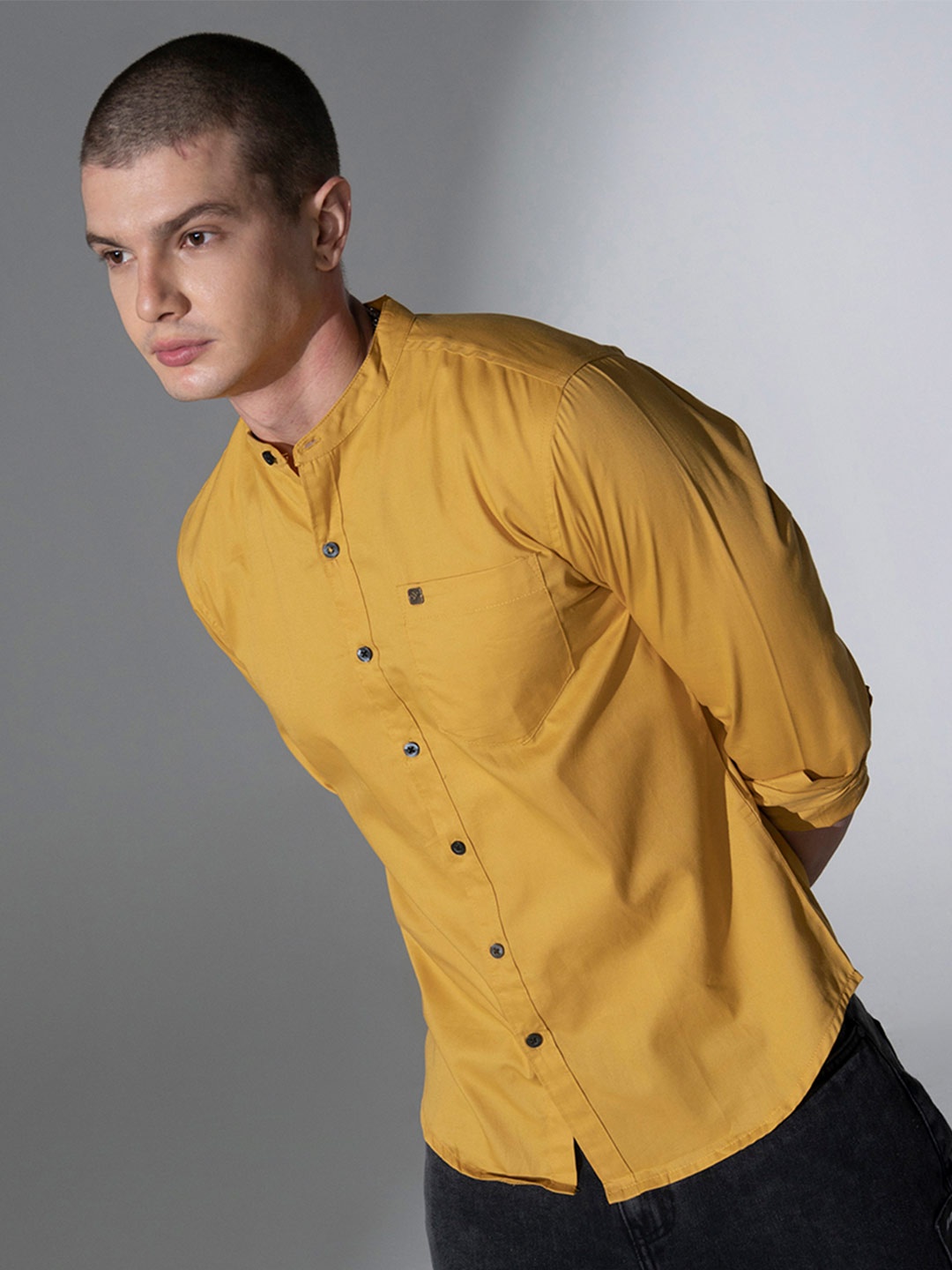 

Hubberholme Men Yellow Slim Fit Solid Twill Weave Casual Shirt