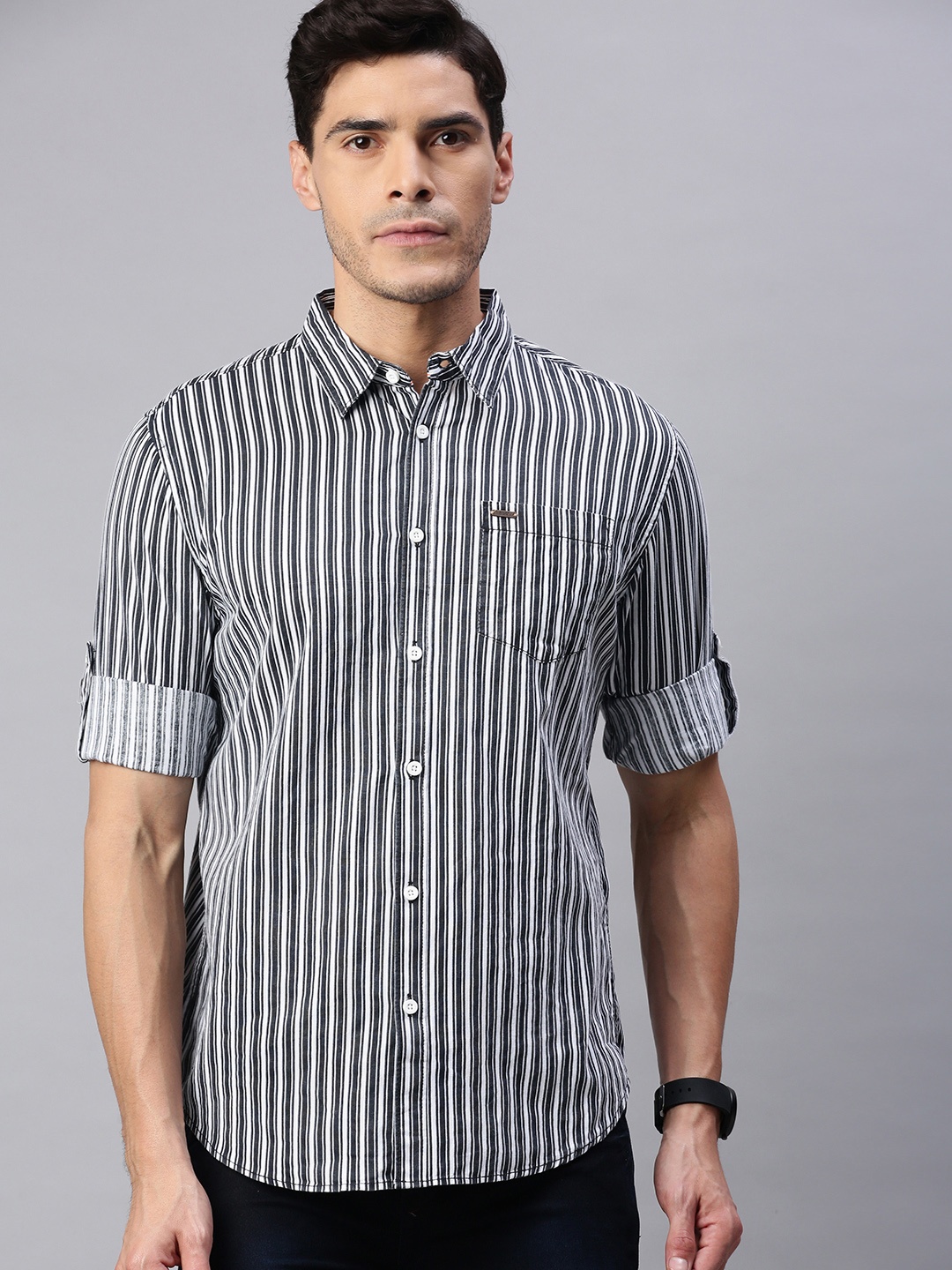 

abof Men White & Charcoal Grey Slim Fit Striped Casual Shirt