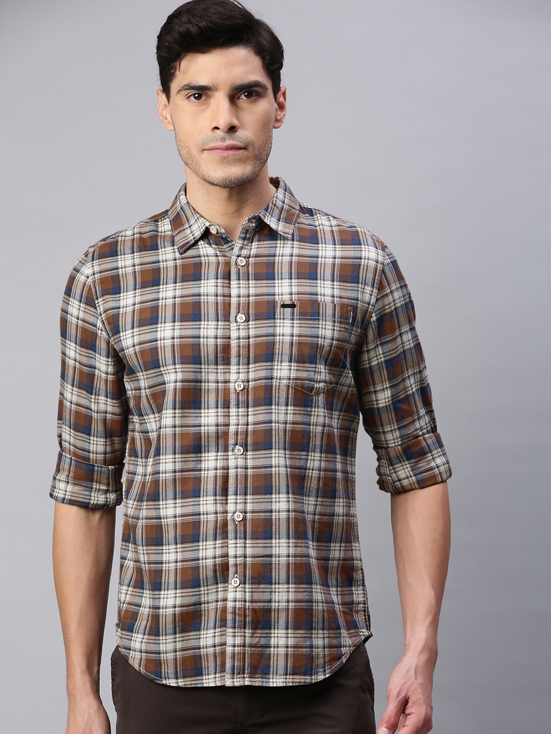 

abof Men Brown & Off-White Slim Fit Checked Casual Shirt