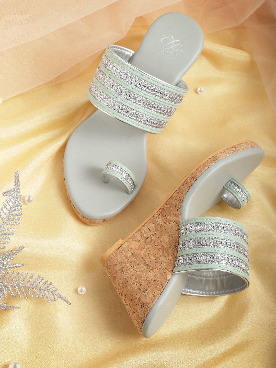 

House of Pataudi Grey & Green Handcrafted Embellished One Toe Wedges