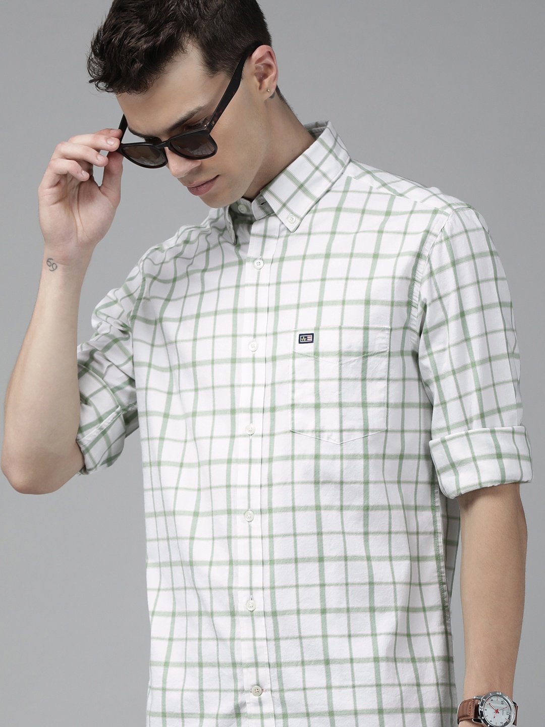 

Arrow Sport Men White & Green Slim Fit Checked Casual Shirt