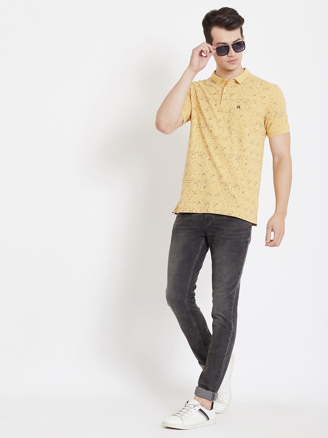 

Crimsoune Club Men Yellow Printed Polo Collar Slim Fit T-shirt