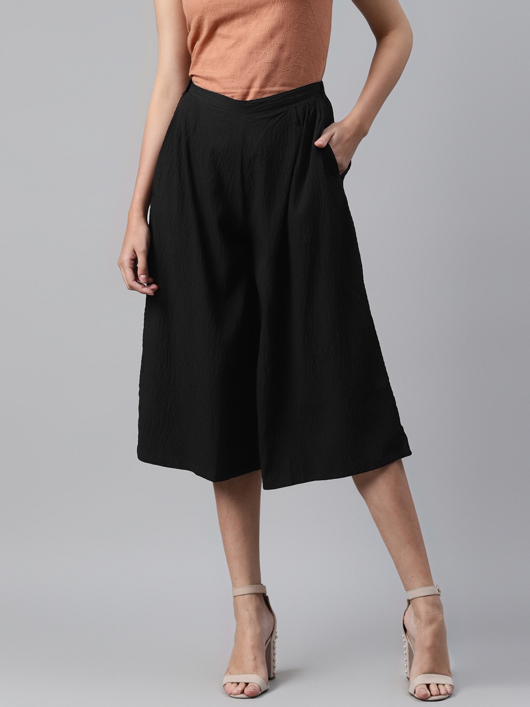 

I AM FOR YOU Women Black Solid Cropped Palazzos