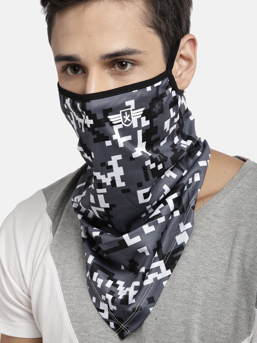

Roadster Unisex Black & Green Camouflage Printed 1-Ply Reusable Outdoor Cloth Scarf Mask