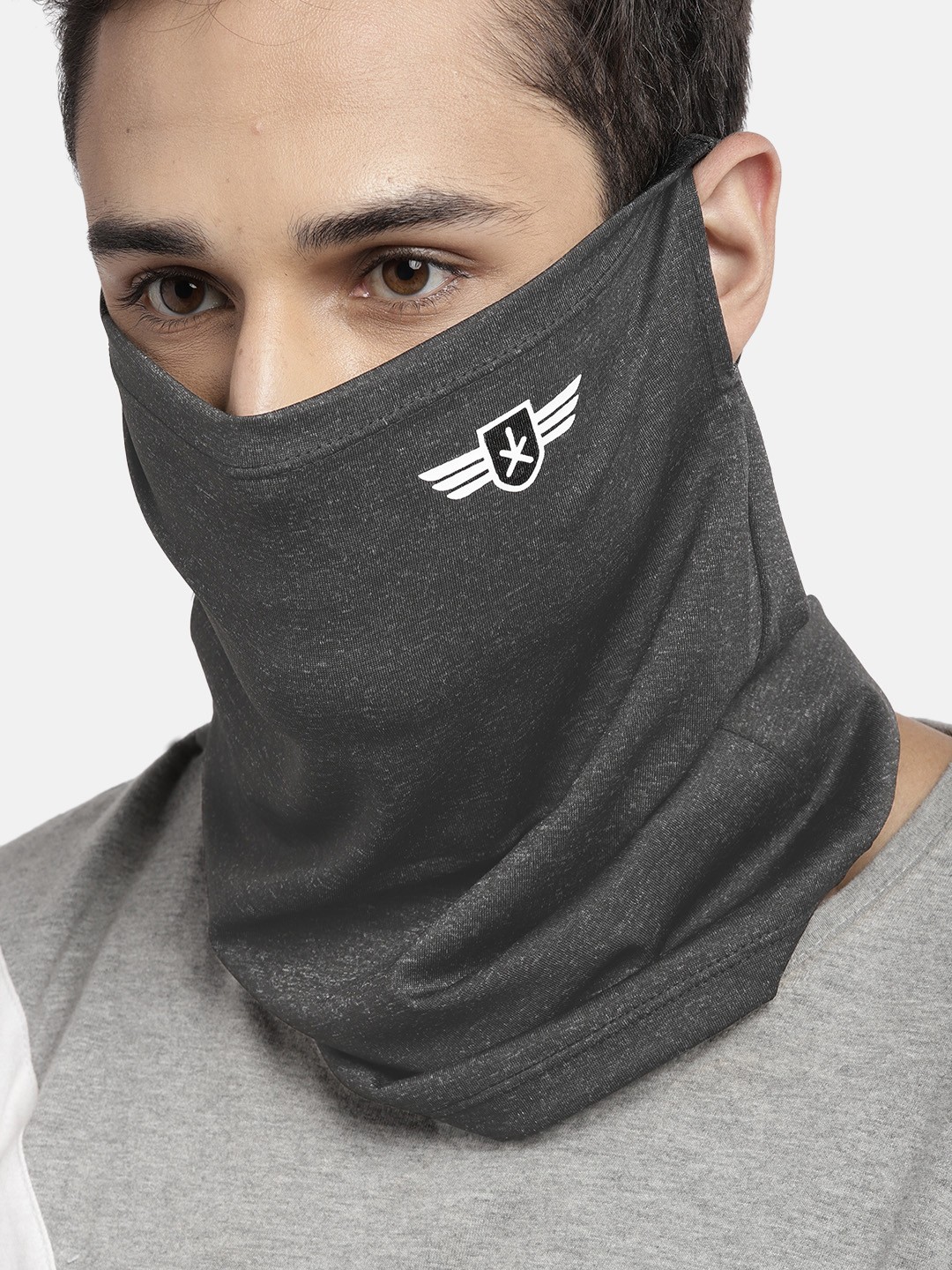 

Roadster Unisex Black Solid 1-Ply Reusable Outdoor Cloth Scarf Mask