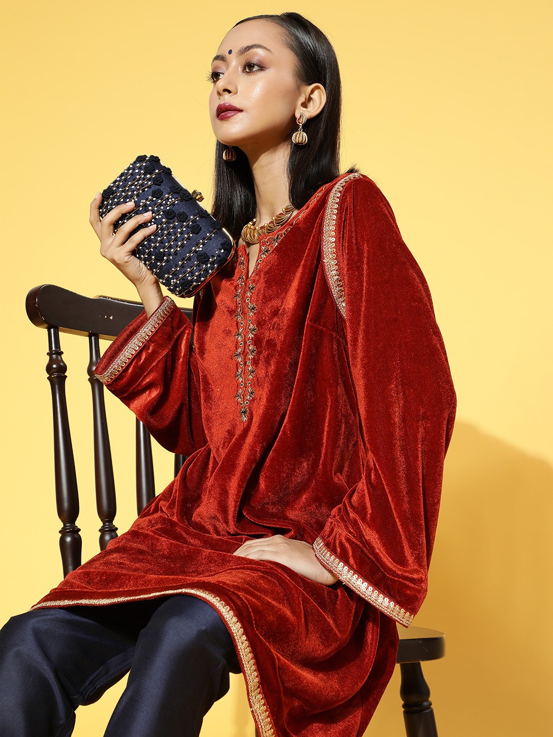 

Sangria Women Ethnic Motifs Velvet Finish Kurta Set, Brown