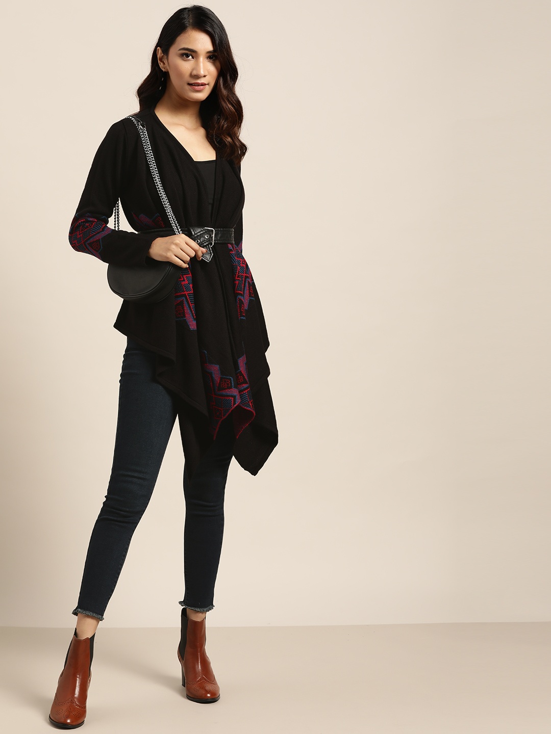 

Sangria Women Black & Pink Acrylic Self-Design Open Front Shrug