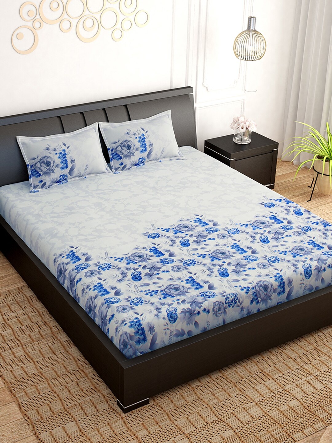 

PAVO White & Grey Floral Pure Cotton King Bedsheet with 2 Pillow Covers