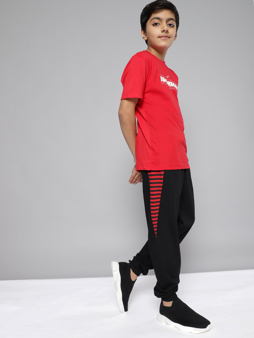

Kook N Keech Teens Boys Black Solid Pure Cotton Joggers