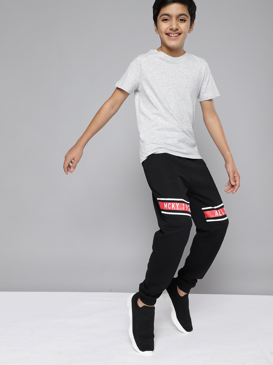 

Kook N Keech Disney Teens Boys Black Printed Pure Cotton Joggers