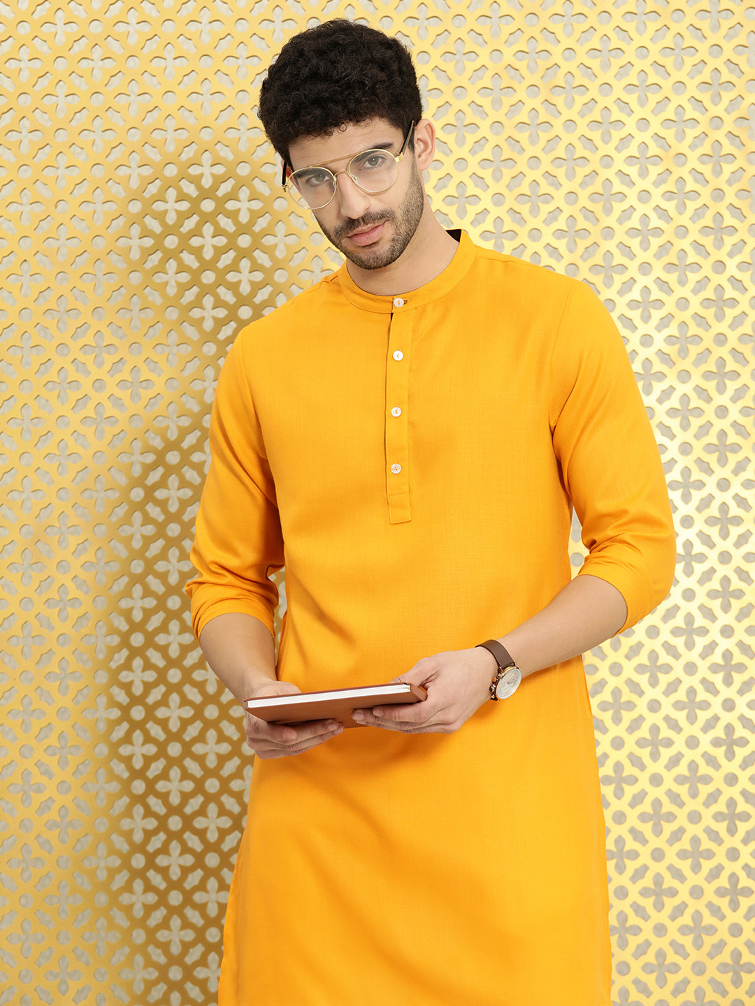

Ode by House of Pataudi Men Mustard Yellow Rozana Kurta