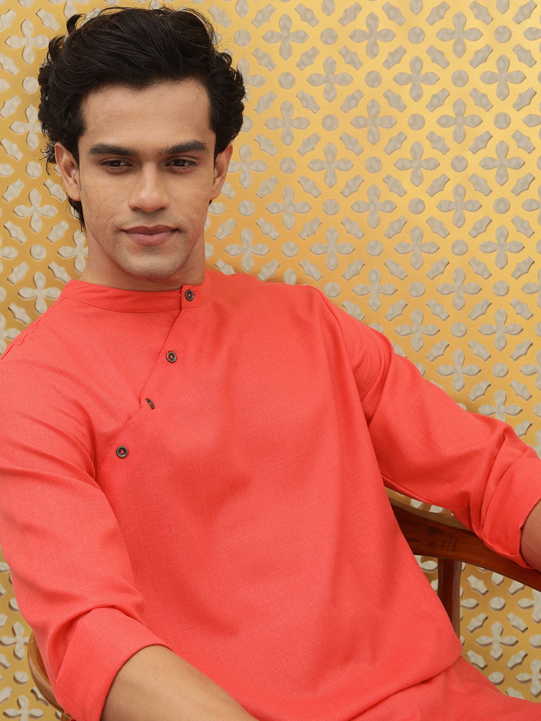 

Ode by House of Pataudi Men Coral Red Mandarin Collar Rozana Kurta