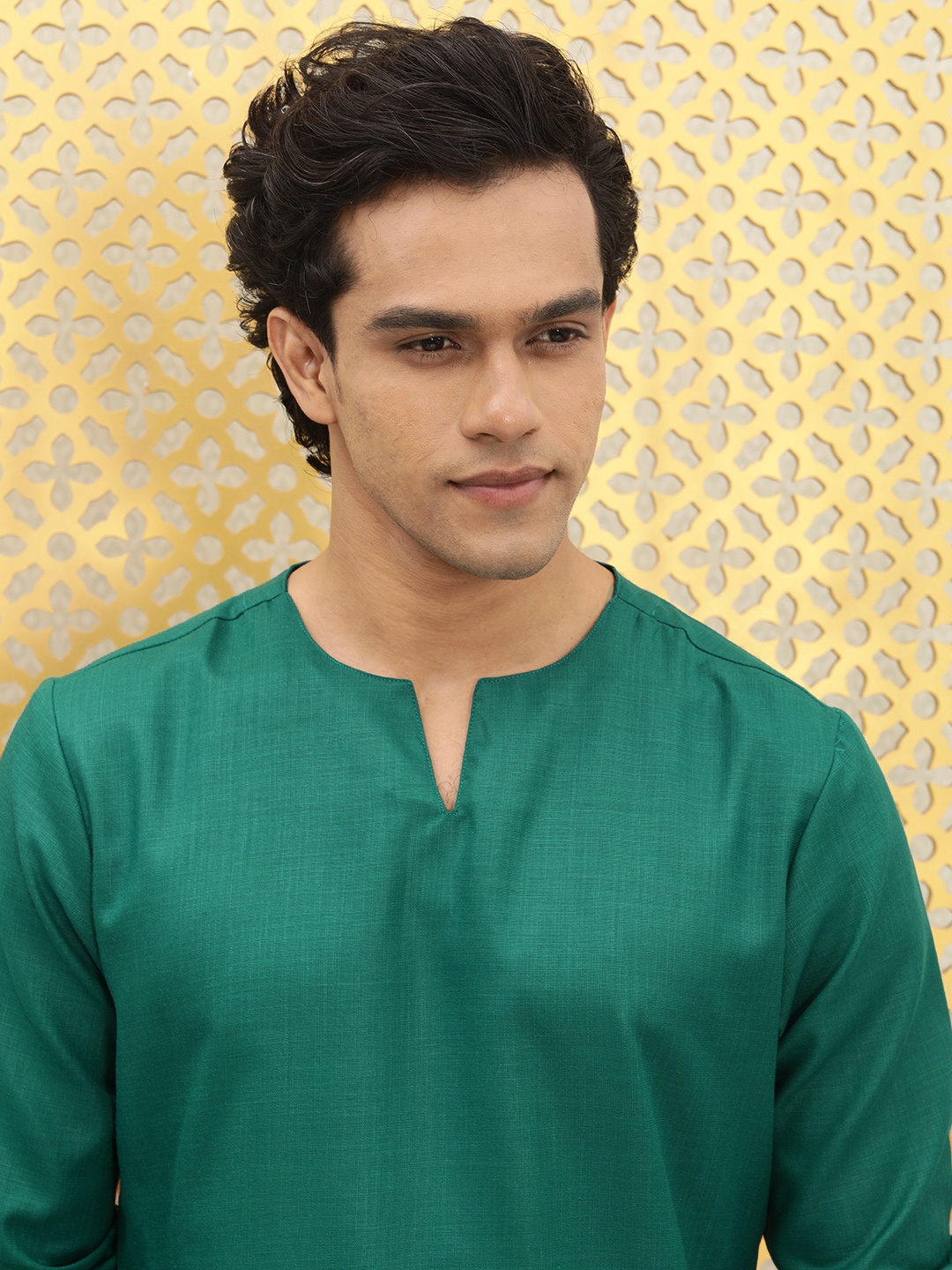 

Ode by House of Pataudi Men Teal Green Rozana Kurta With Side Pocket
