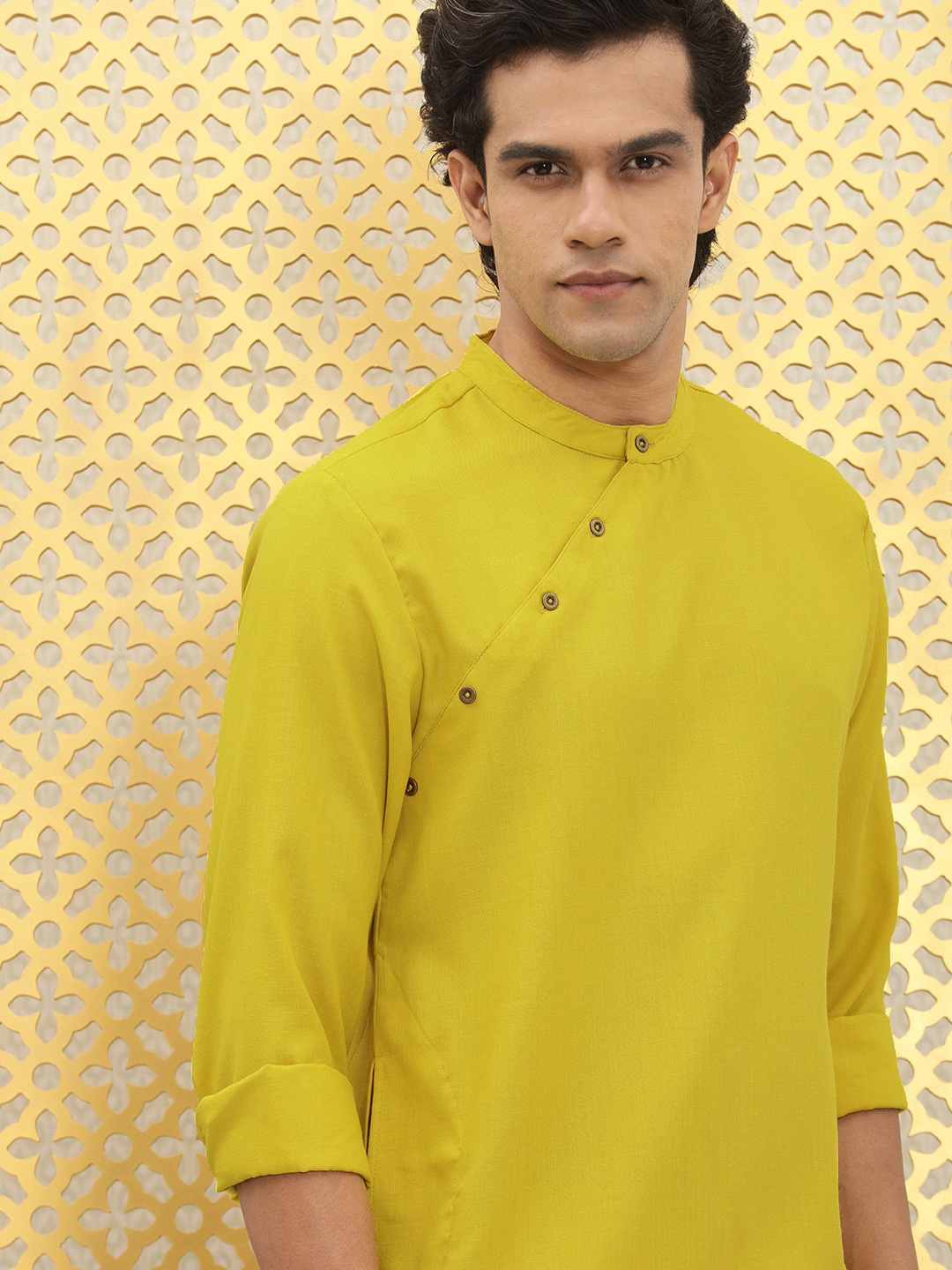

Ode by House of Pataudi Men Lime Green Mandarin Collar Rozana Kurta