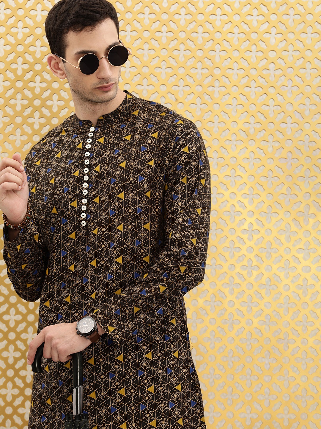 

Ode by House of Pataudi Men Charcoal Grey & Beige Geometric Printed Rozana Kurta