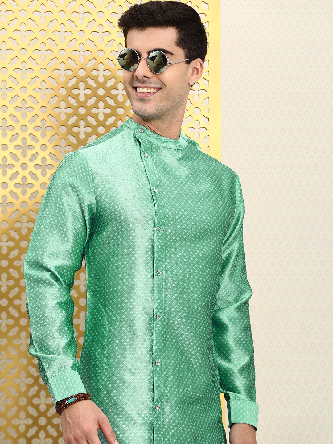 

Ode by House of Pataudi Men Turquoise Blue Printed Festive Kurta