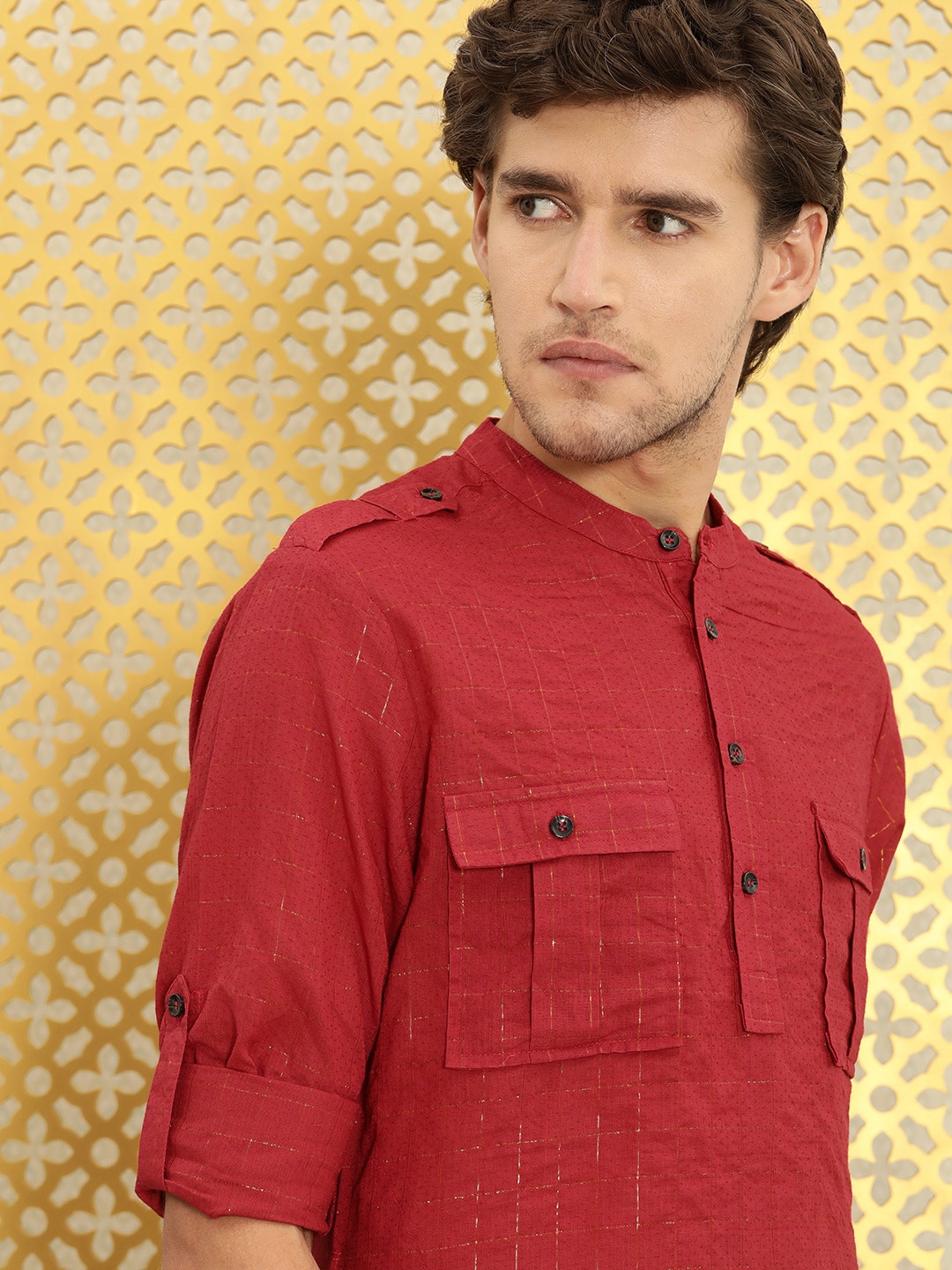 

Ode by House of Pataudi Men Coral Solid Mandarin Collar Pure Cotton Kurta