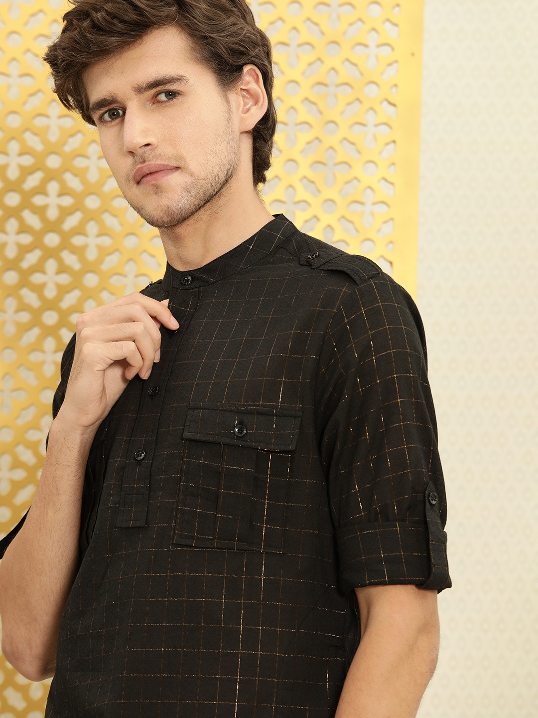 

Ode by House of Pataudi Men Black Checked Pure Cotton Pathani Kurta