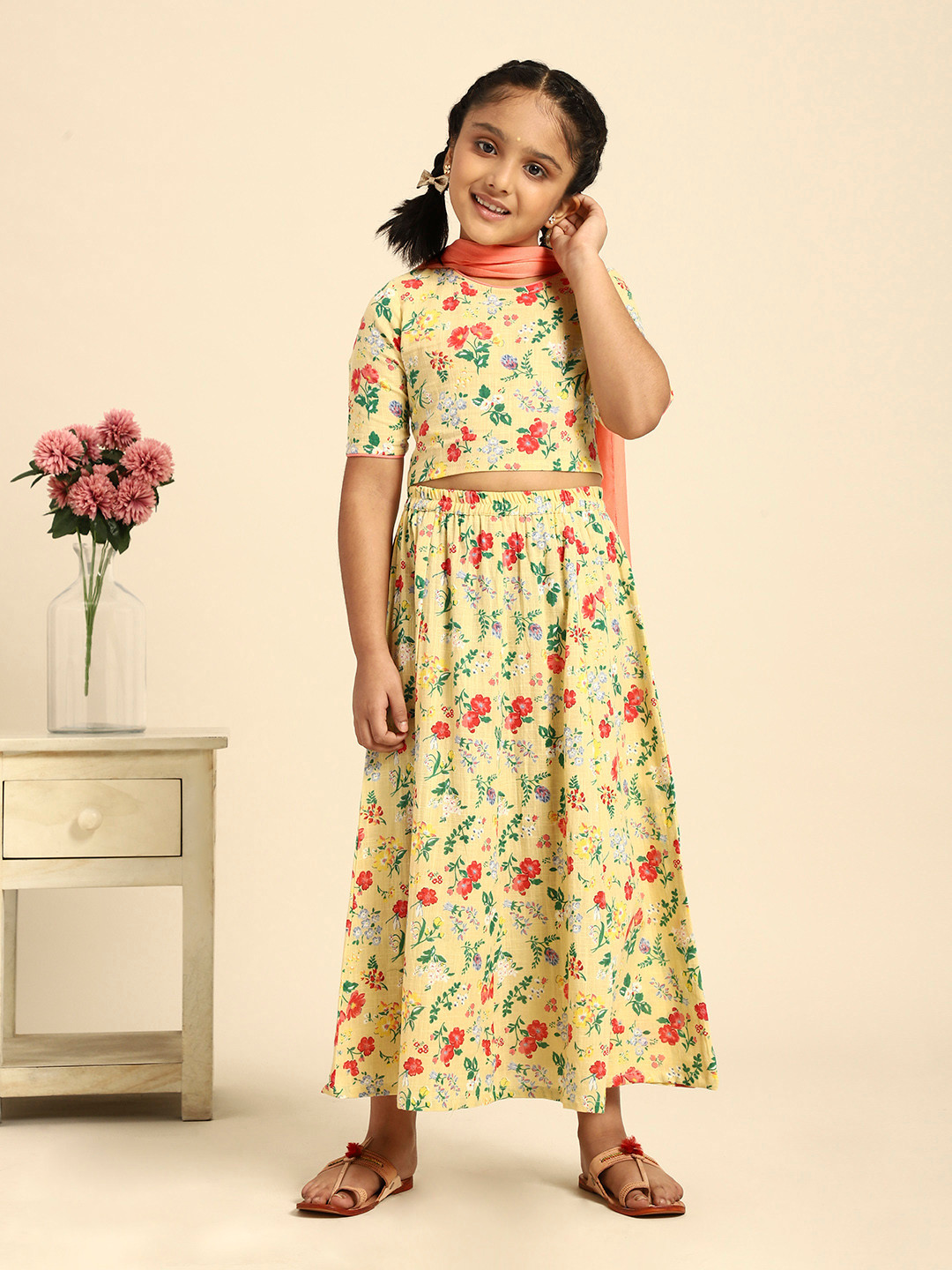 

House of Pataudi Girls Beige & Red Printed Ready to Wear Lehenga & Blouse With Dupatta