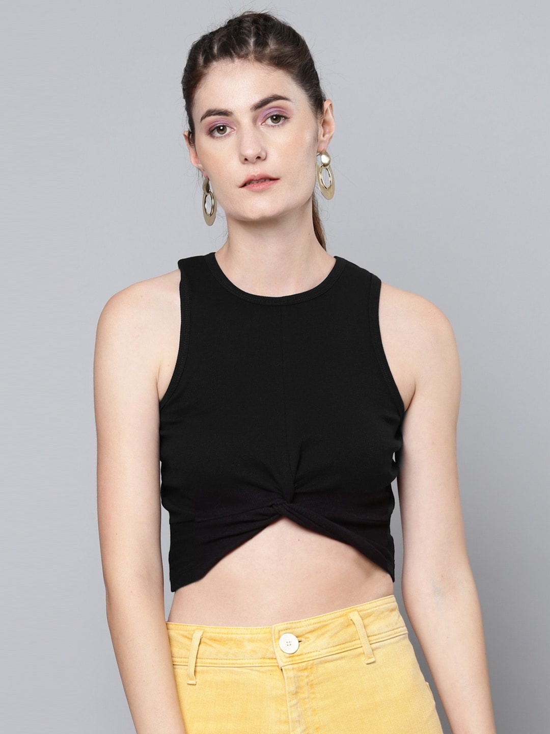 

SASSAFRAS Black Twisted Regular Crop Top