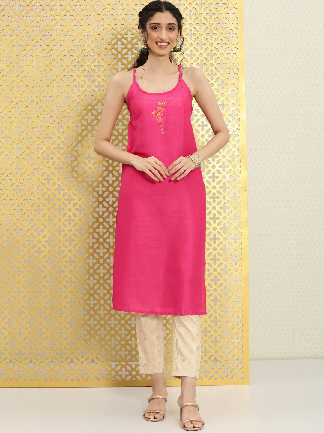 

Ode by House of Pataudi Women Pink Solid Rozana Kurta with Embroidery