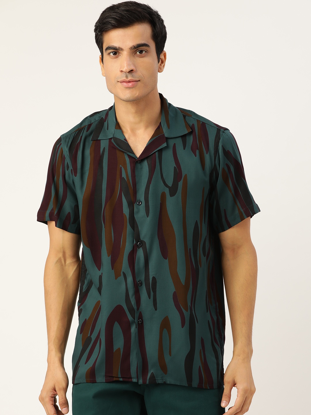 

Hancock Men Teal Blue & Black Relaxed Fit Printed Casual Shirt