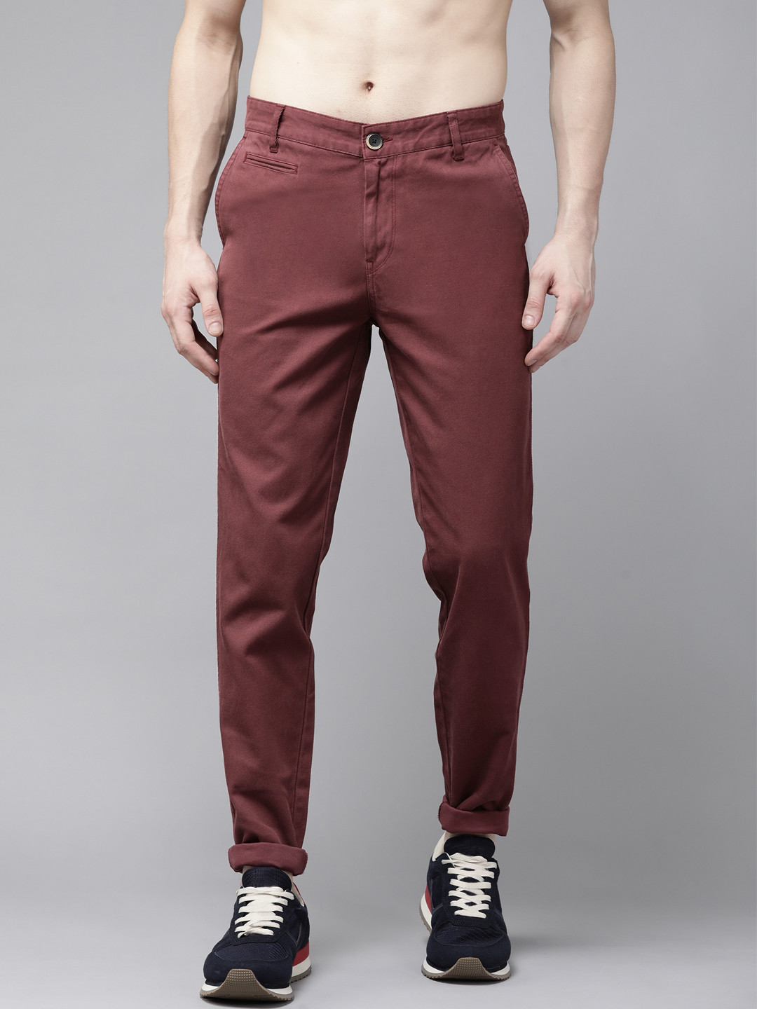 

Roadster Men Maroon Solid Slim Fit Chinos