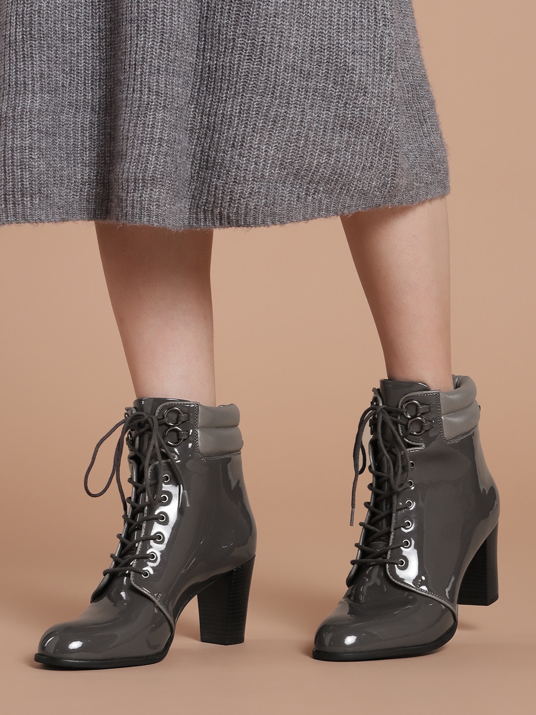 

DressBerry Charcoal Grey Glossy Finish Block Mid-Top Heeled Boots with Quilted Detail