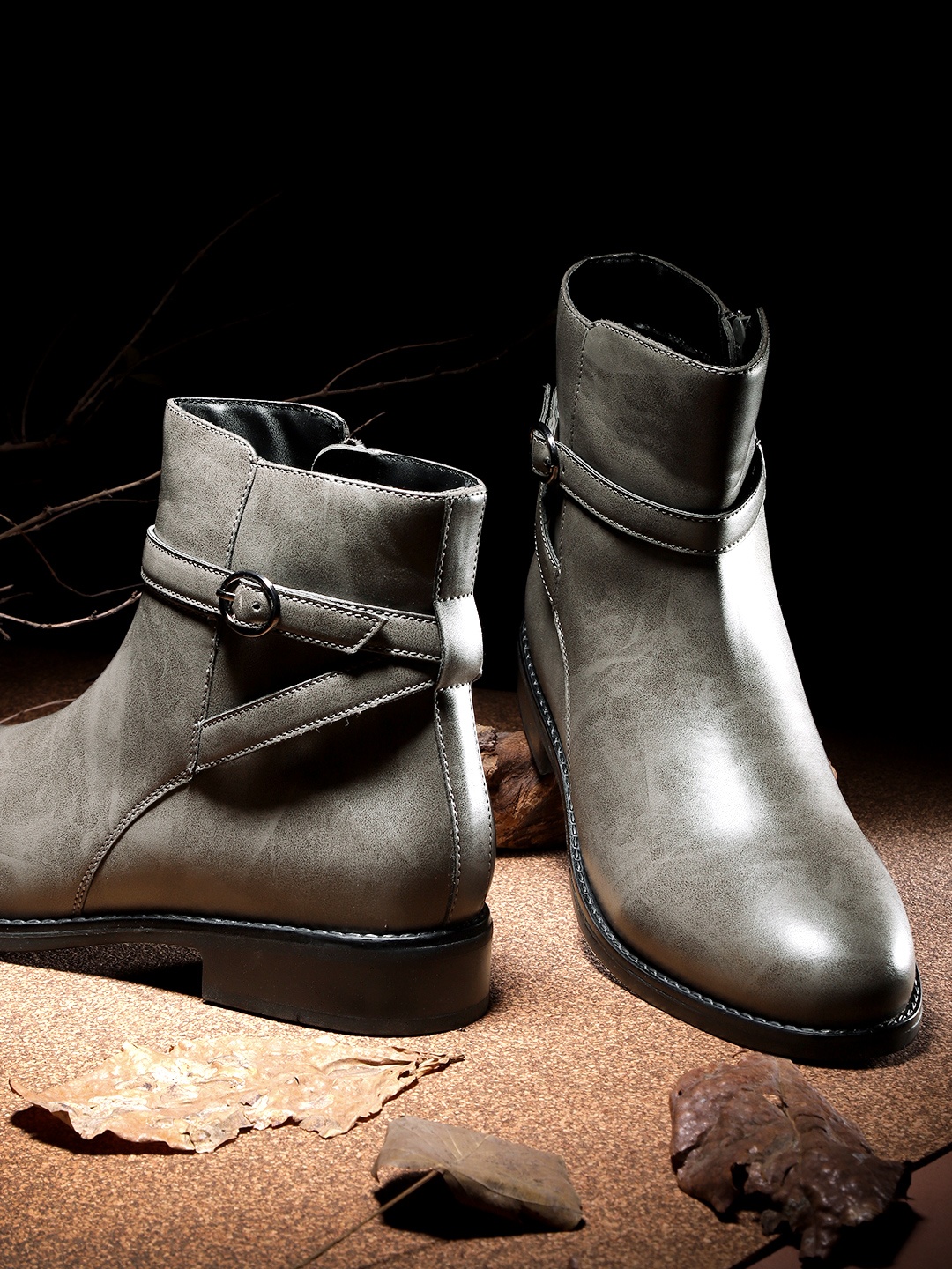 

Roadster Women Grey Solid Mid-Top Flat Boots