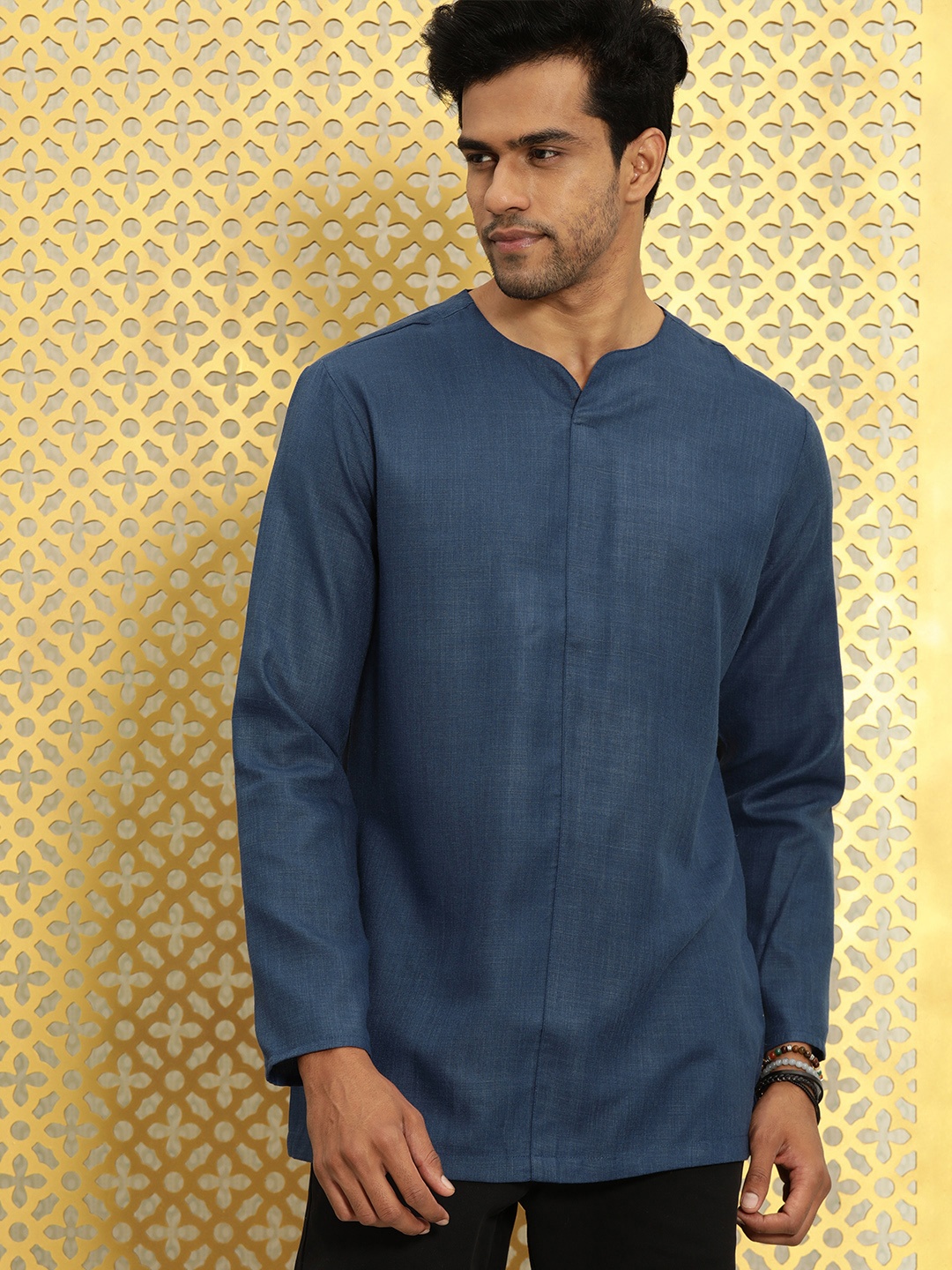 

Ode by House of Pataudi Men Navy Blue Solid Rozana Straight Kurta