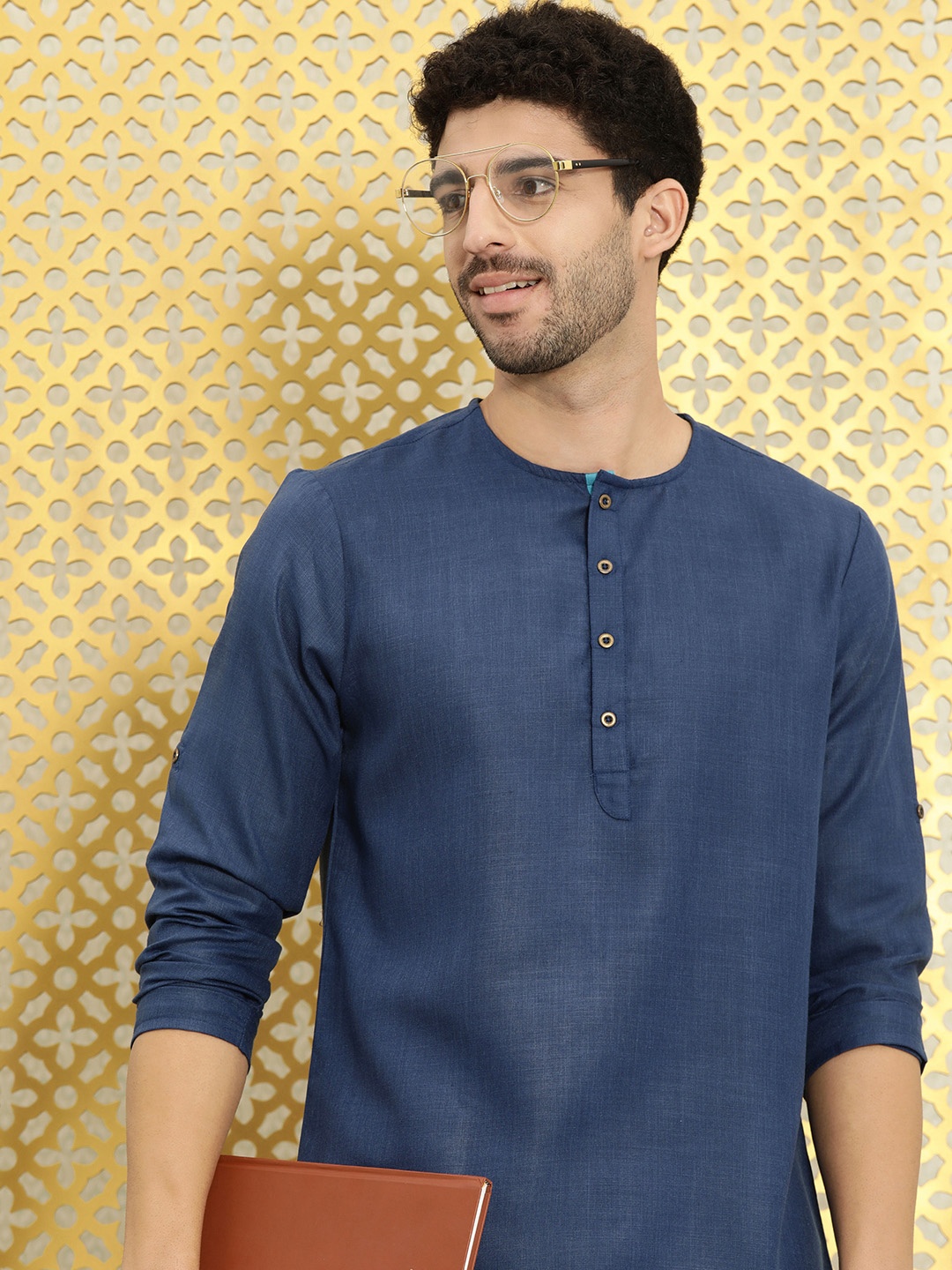 

Ode by House of Pataudi Men Navy Blue Rozana Kurta