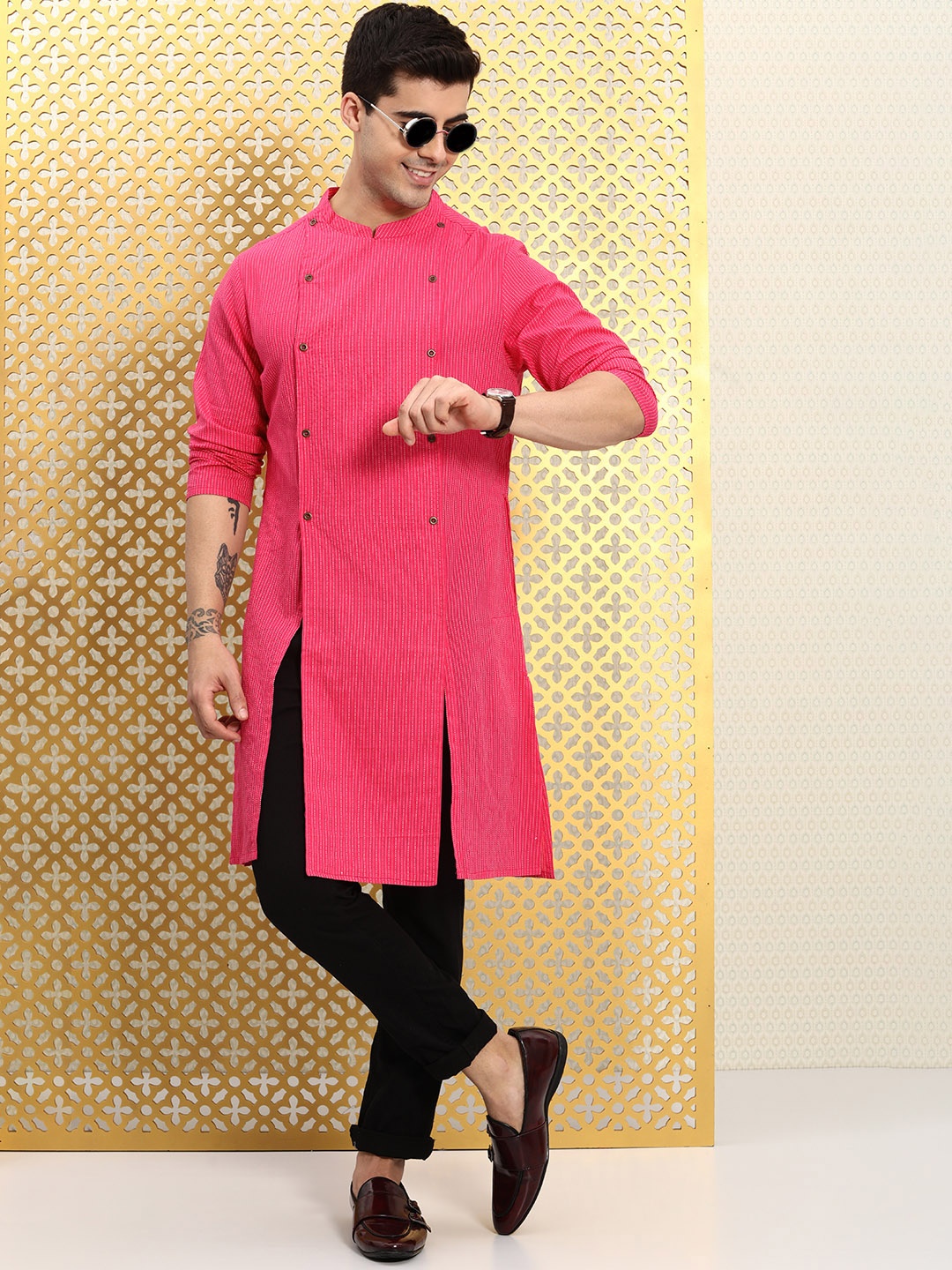 

Ode by House of Pataudi Men Pink Striped Angarakha Styled Kurta