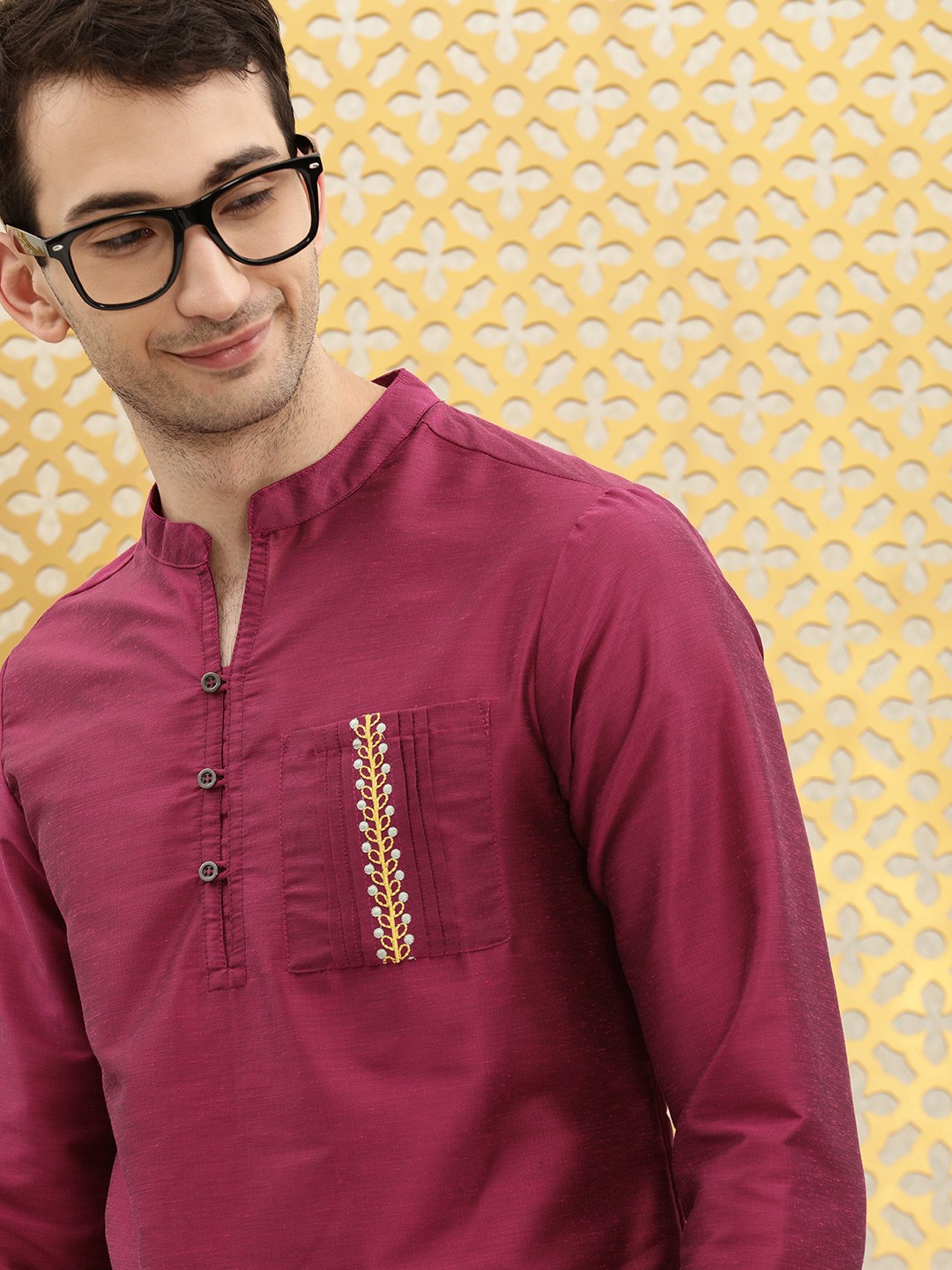 

Ode by House of Pataudi Men Dark Pink Solid Thread Work Pure Cotton Kurta