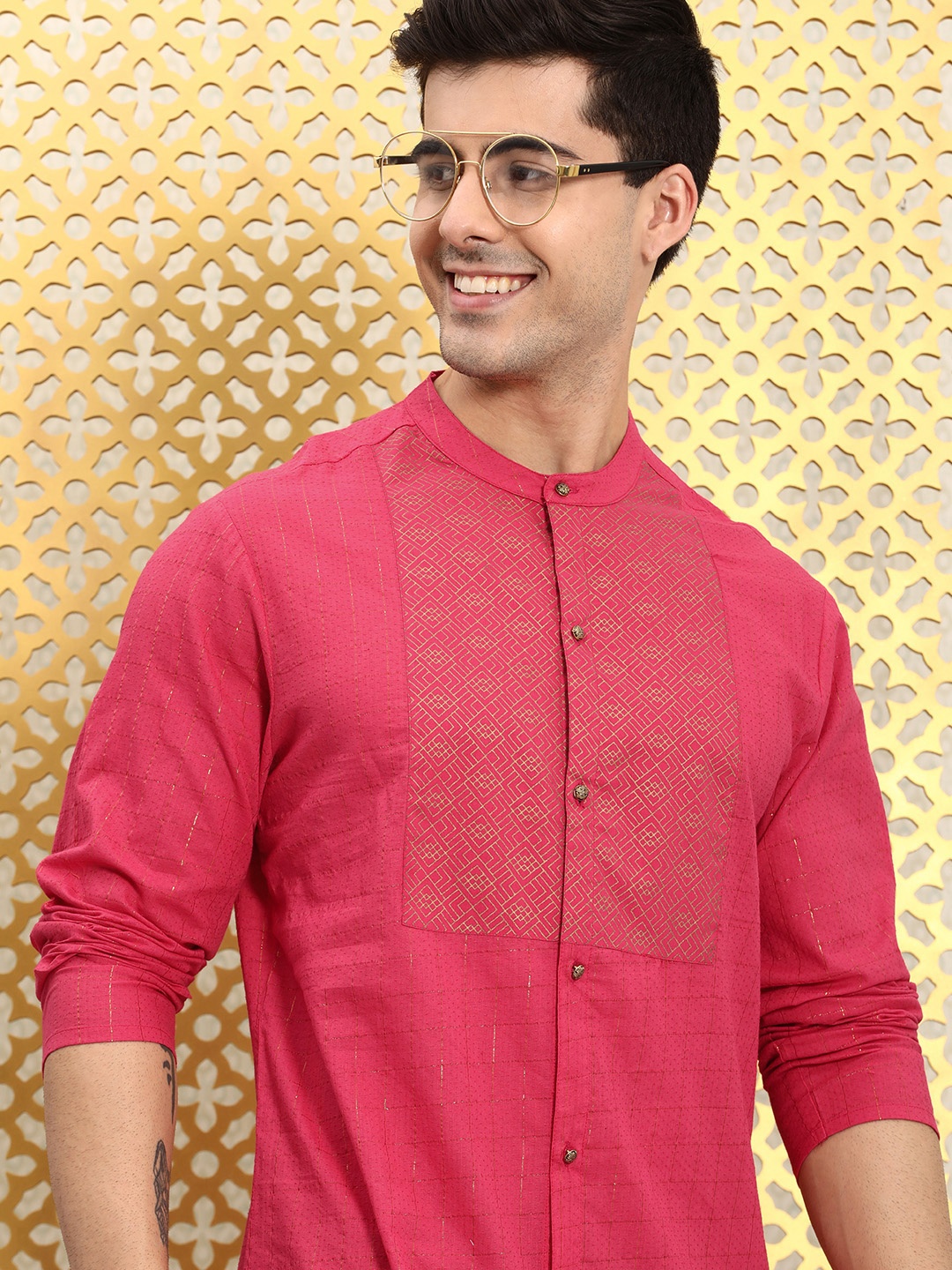 

Ode by House of Pataudi Men Pink & Gold-Toned Ethnic Motifs Printed Kurta