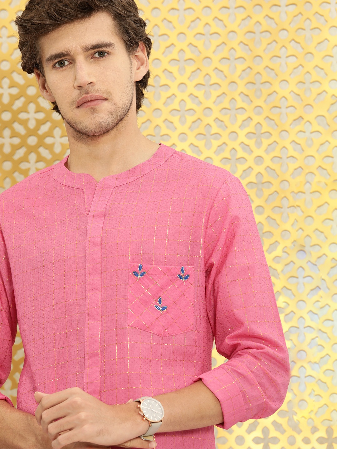

Ode by House of Pataudi Men Pink Checked Pure Cotton Kurta