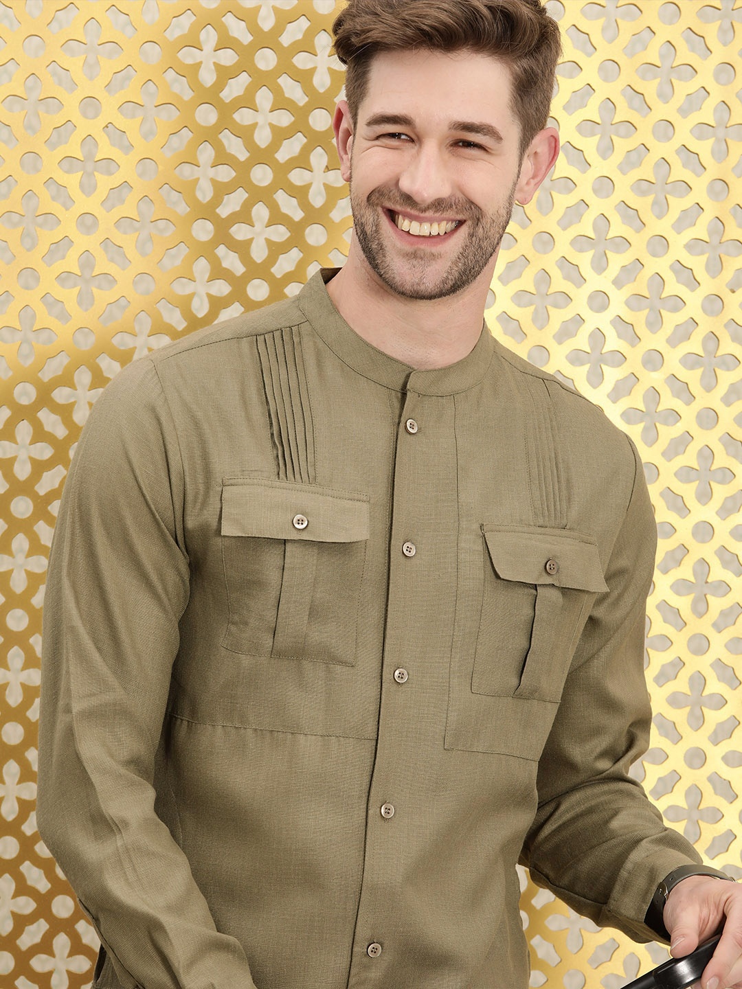 

Ode by House of Pataudi Men Khaki & Olive Green Kurta