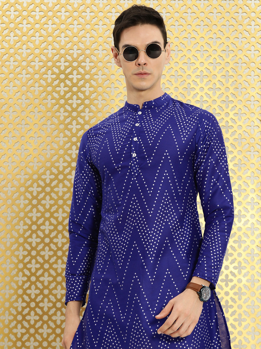 

Ode by House of Pataudi Men Blue Geometric Printed Kurta